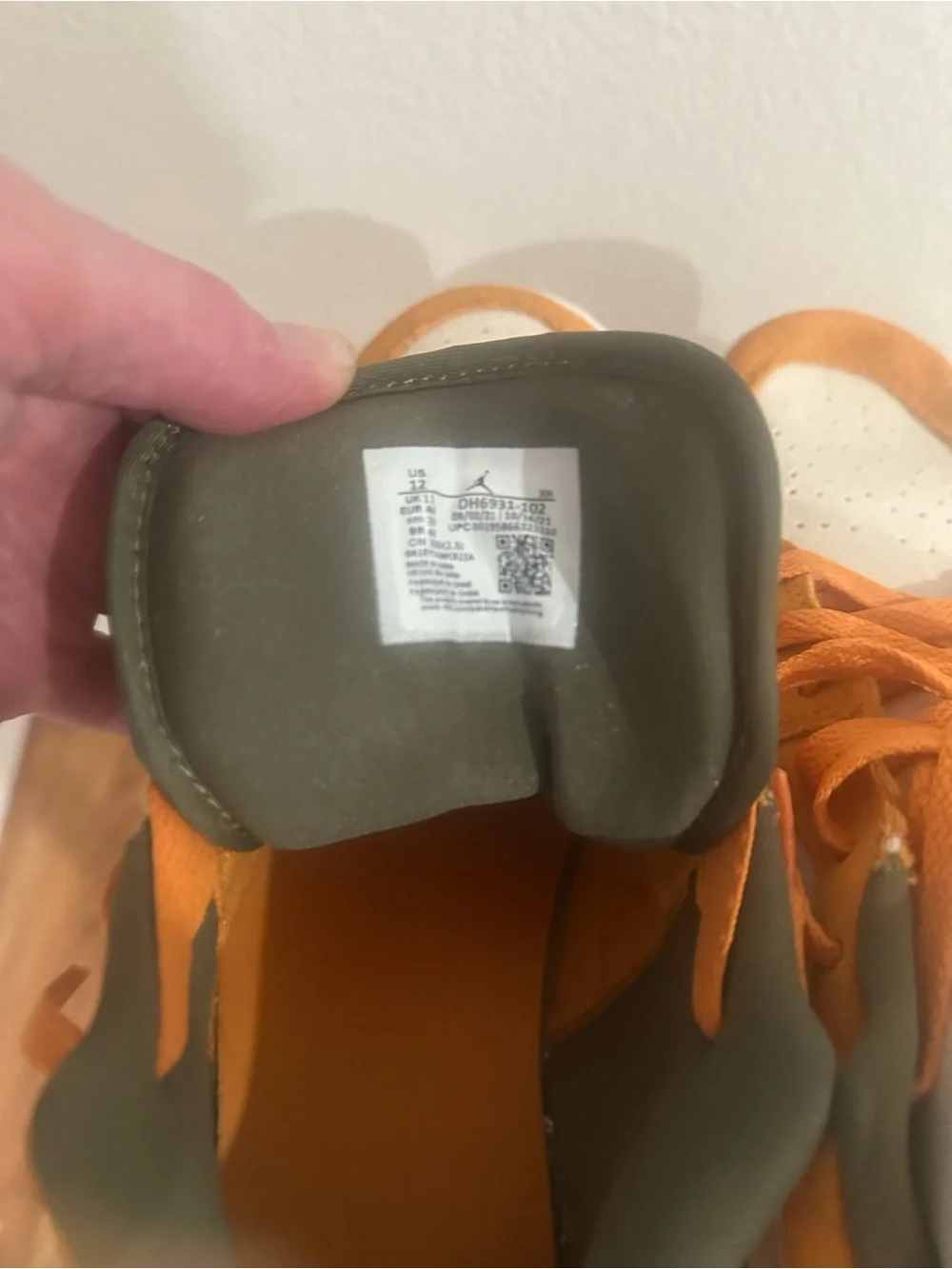 Jordan Low Top Sneakers - Orange/White